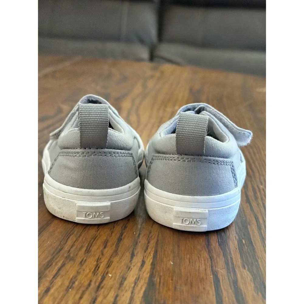 TOMS Tiny Fenix Drizzle Gray Canvas Low Top Sneakers Hook and Loop Size 5